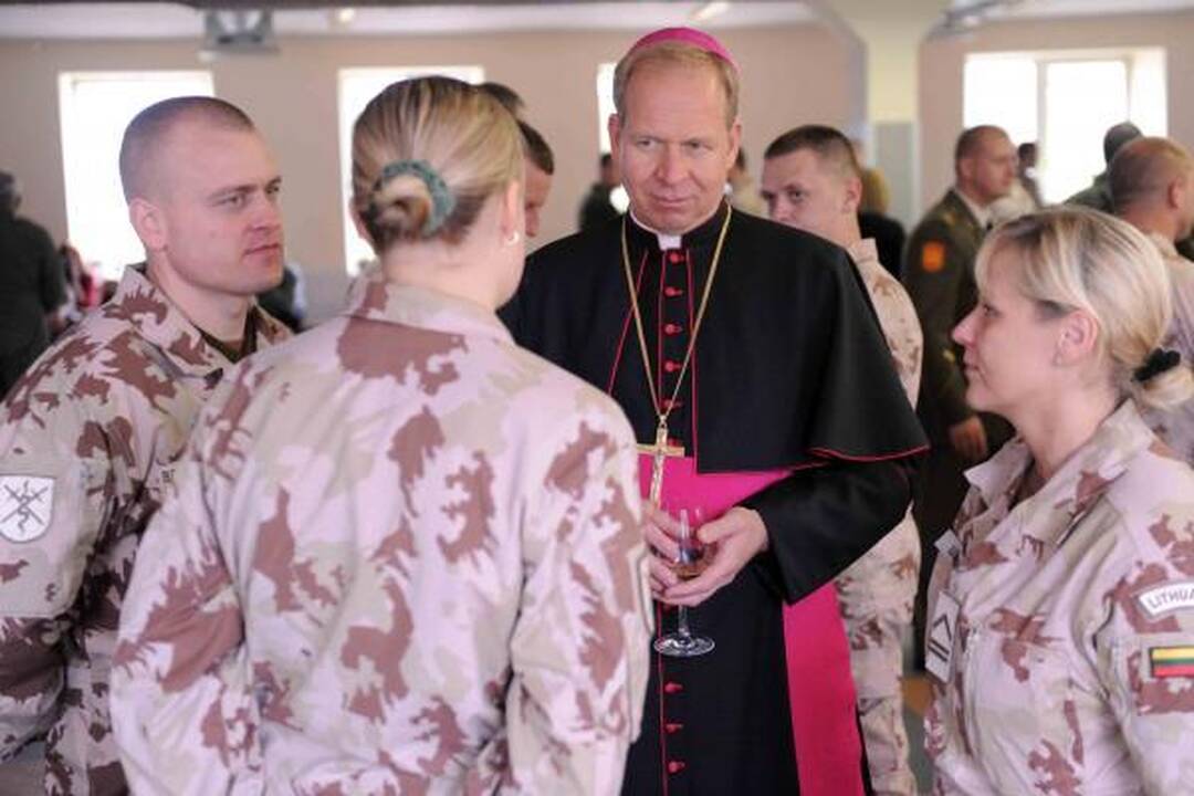 Į misiją Afganistane išlydėta 12-oji karių pamaina