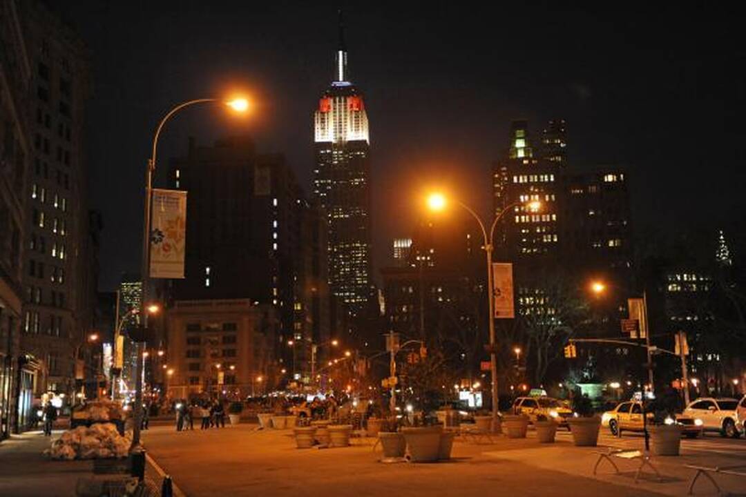 „Empire State Building“ nusidažė Japonijos vėliavos spalvomis