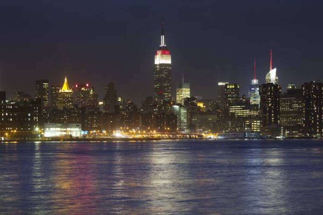„Empire State Building“ nusidažė Japonijos vėliavos spalvomis