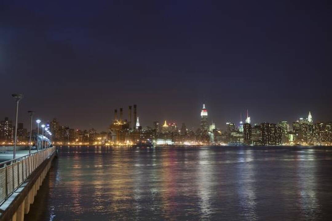 „Empire State Building“ nusidažė Japonijos vėliavos spalvomis