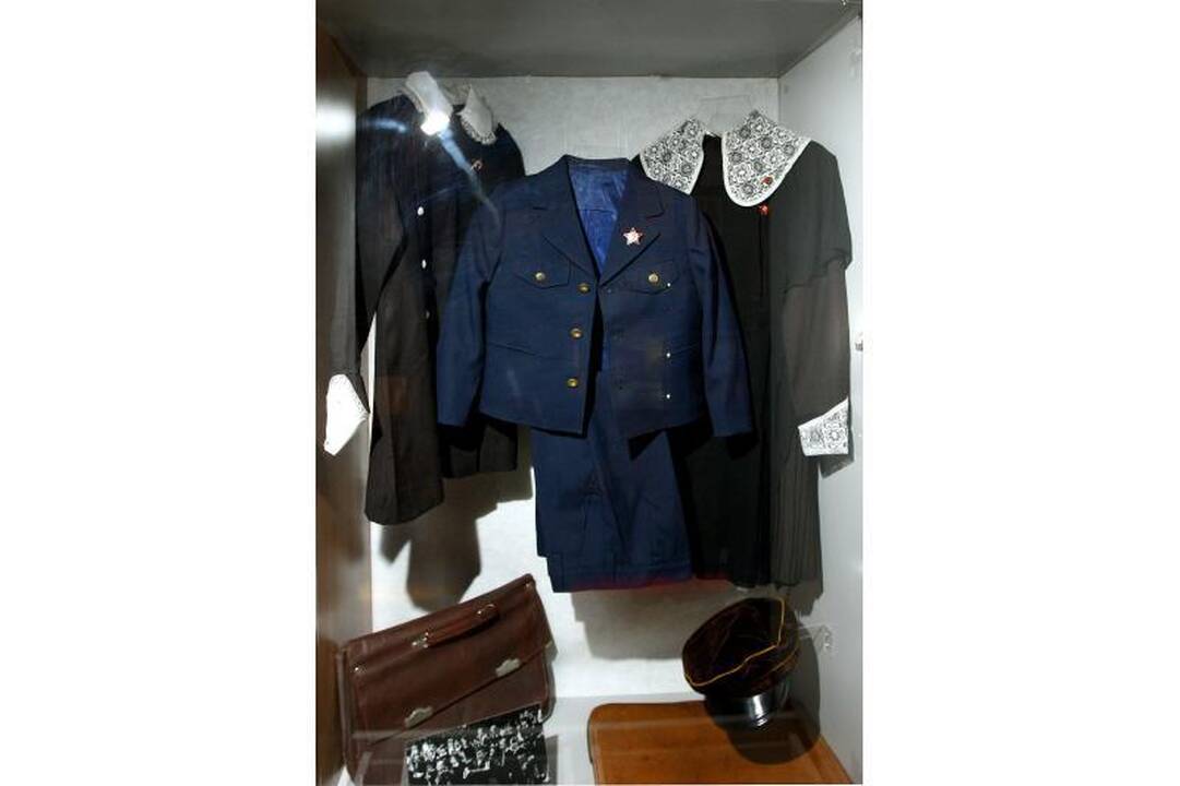 Muziejaus lankytojus nupurto prisiminimai apie pionierišką uniformą