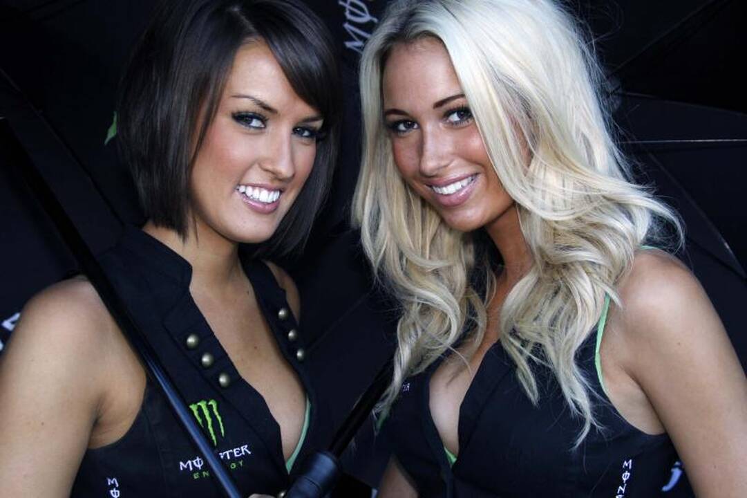„MotoGP“ čempionate dėmesį traukia gražuolės