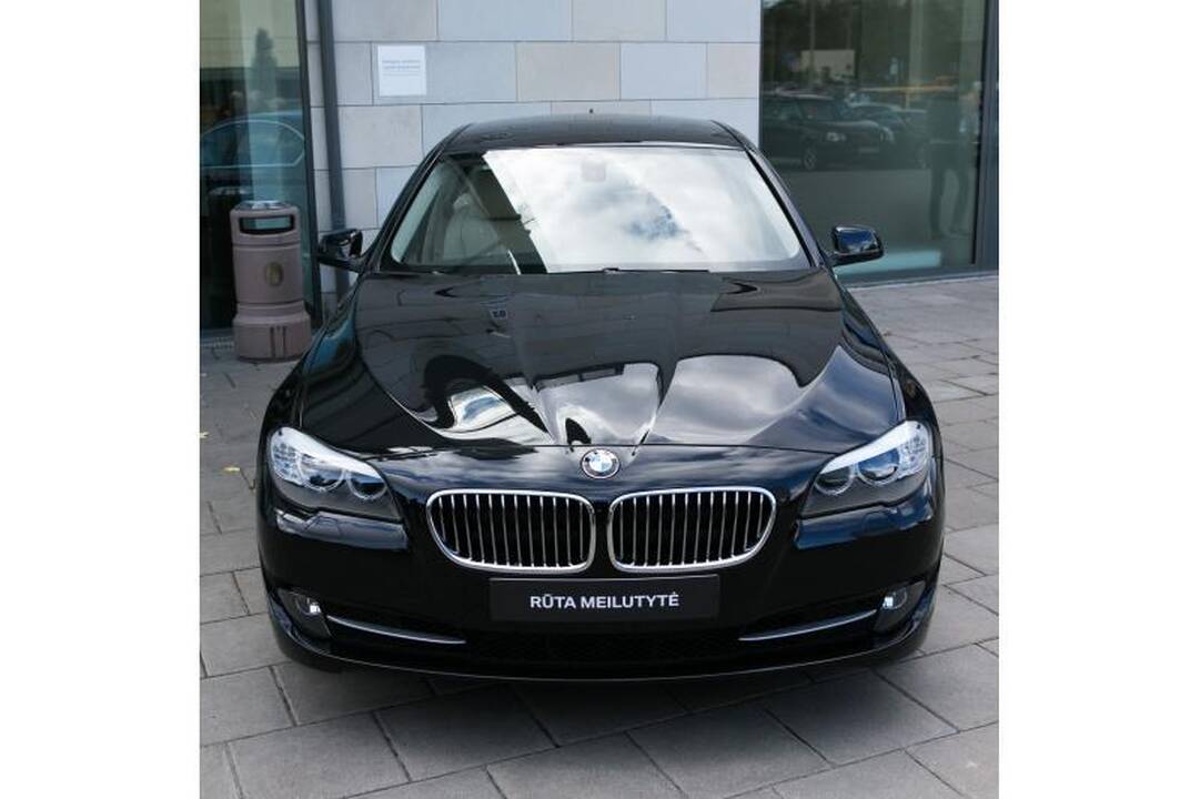 Olimpiečiams įteikti prabangių BMW automobilių rakteliai