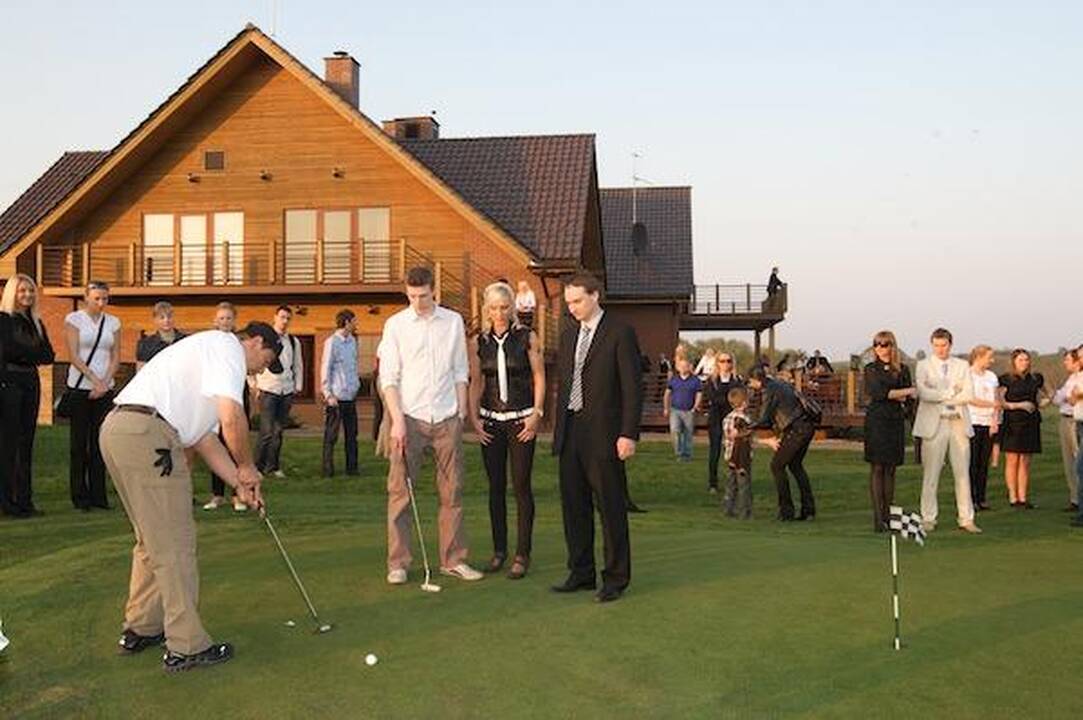 Krepšininkės sezoną baigė žaisdamos golfą