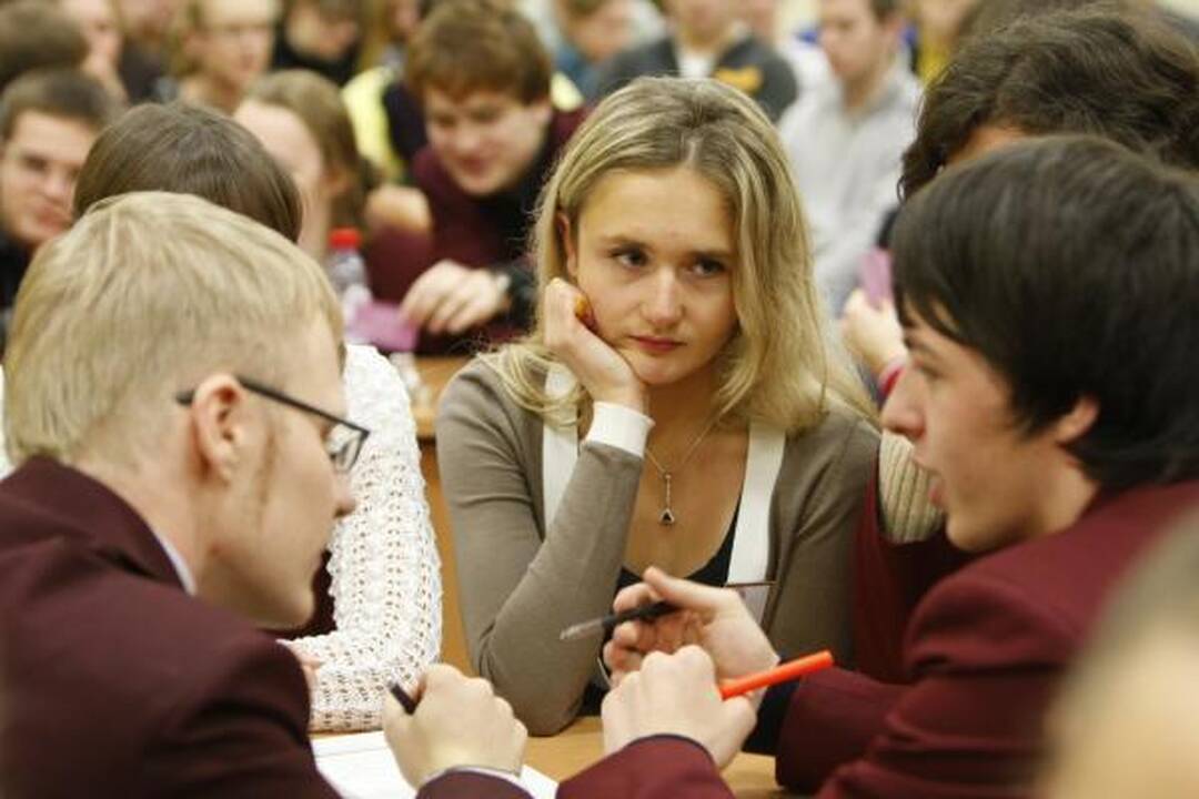 Protingiausia Klaipėdos gimnazija – „Ąžuolynas“