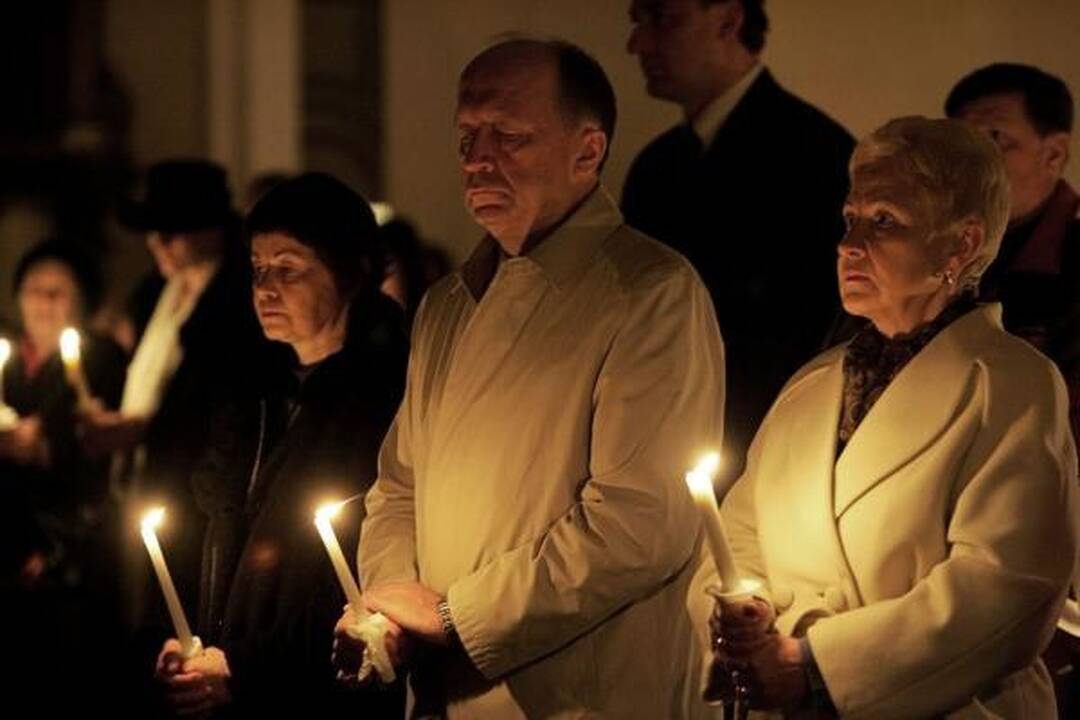 Velyknaktis į bažnyčias sukvietė tūkstančius tikinčiųjų 