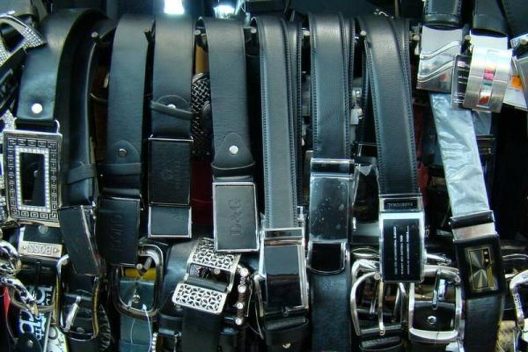 Kaune aptikta „Boss“, „D&G” ir kitų prekių ženklų klastočių