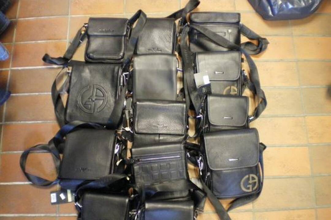 Kaune aptikta „Boss“, „D&G” ir kitų prekių ženklų klastočių