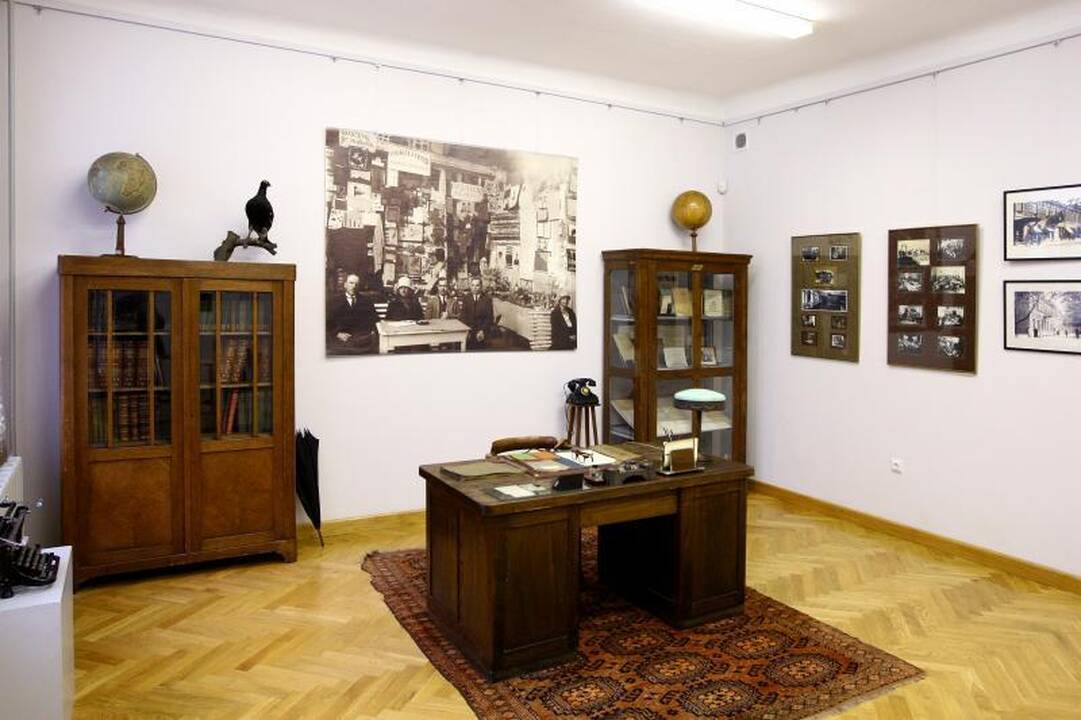 Muziejaus lankytojus nupurto prisiminimai apie pionierišką uniformą