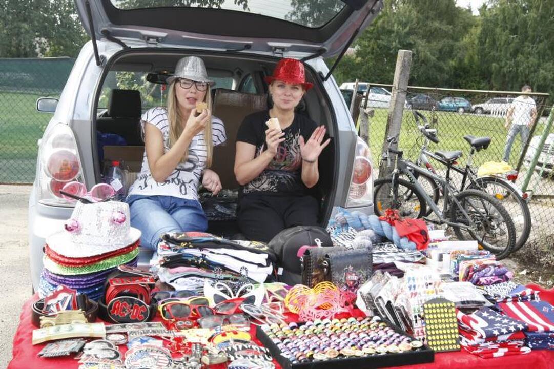Palangos gatves papuošė įspūdingi automobiliai