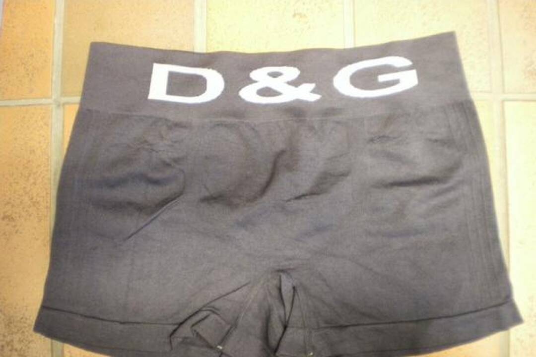 Kaune aptikta „Boss“, „D&G” ir kitų prekių ženklų klastočių