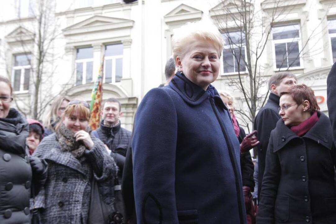 Mugėje įsigytas verbas Prezidentė veš į Vatikaną