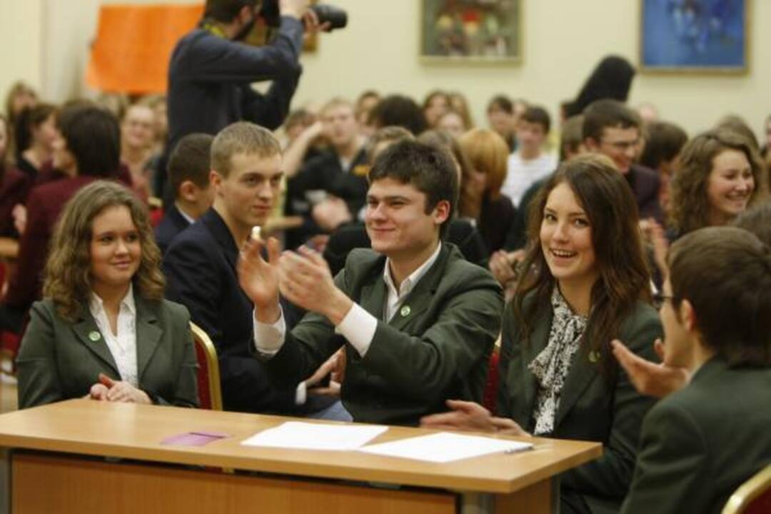 Protingiausia Klaipėdos gimnazija – „Ąžuolynas“