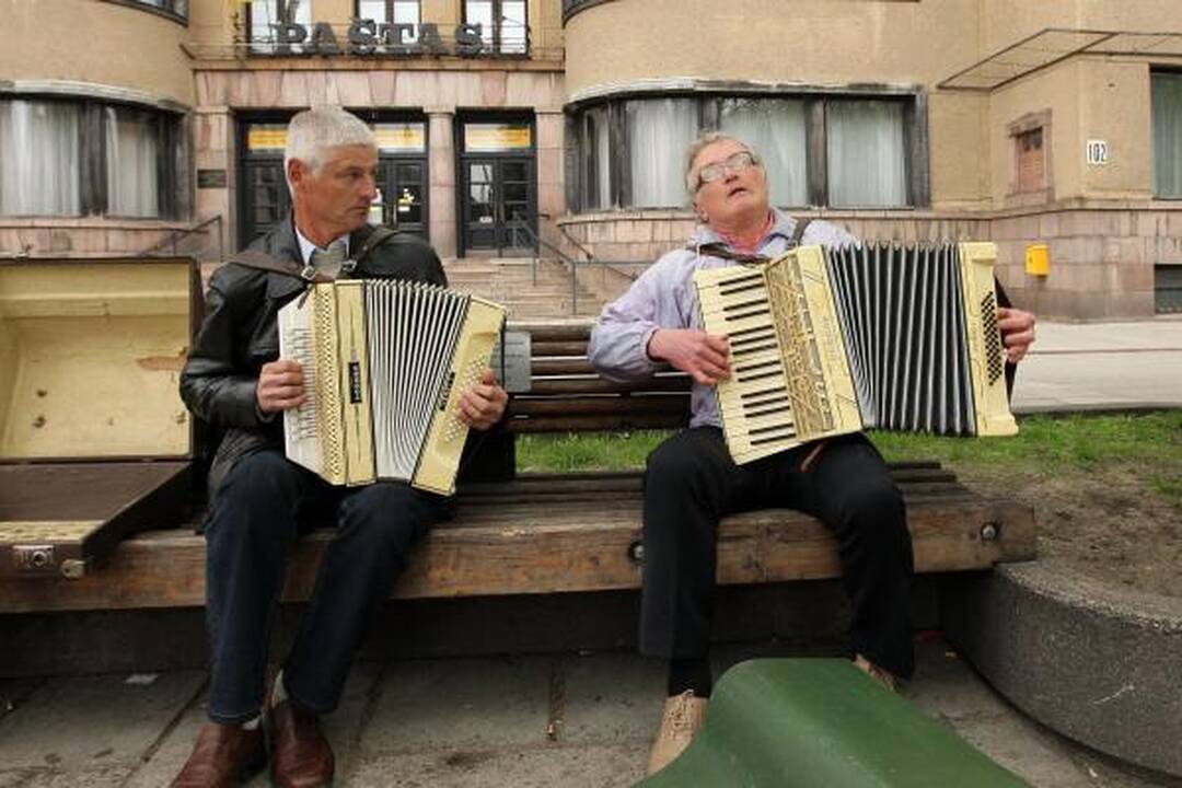 Nuo kultūringų muzikantų praeiviai nebėgo