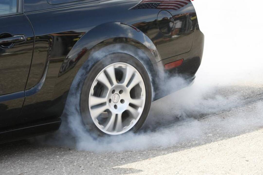Palangos gatves papuošė įspūdingi automobiliai