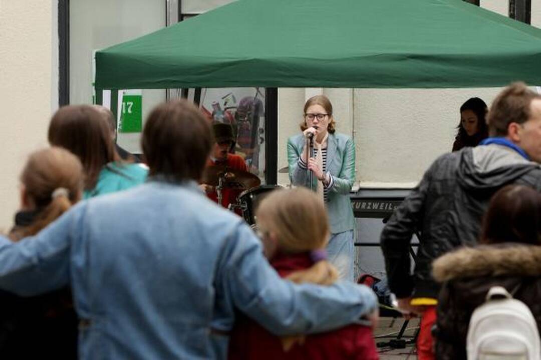 Nuo kultūringų muzikantų praeiviai nebėgo