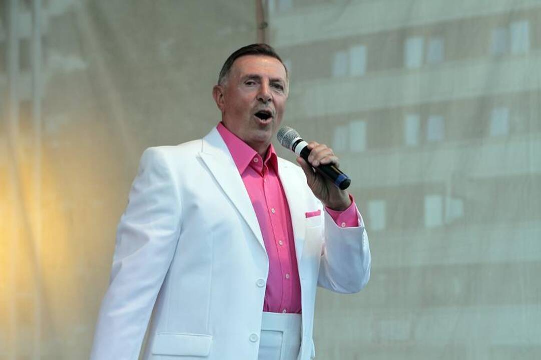 Jūros šventėje žavėjo nostalgiškos A.Lemano dainos