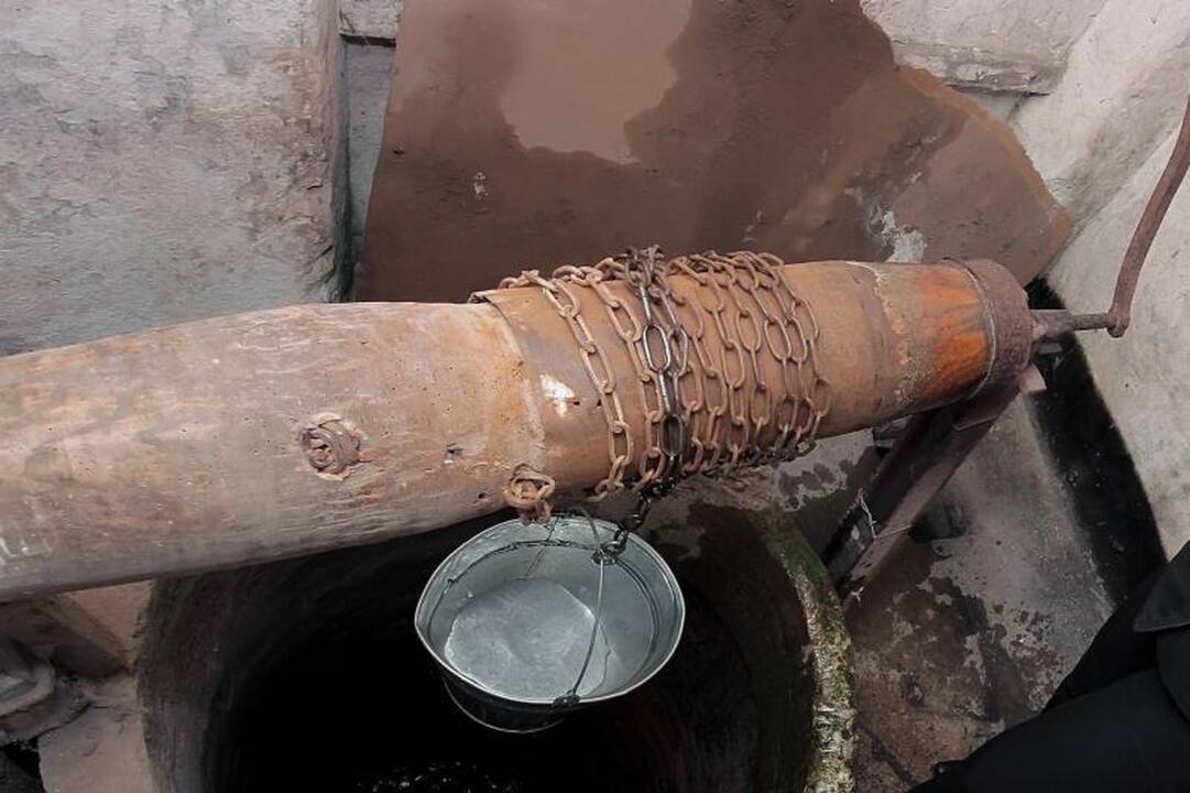 Varėnos rajone į šulinį įkrito ir žuvo neįgali moteris