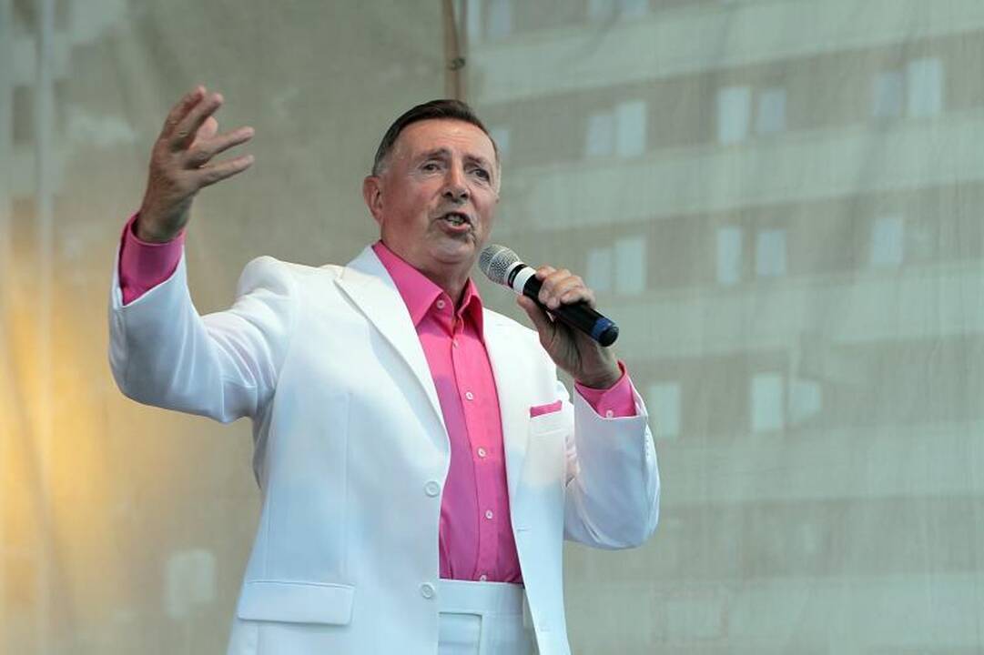 Jūros šventėje žavėjo nostalgiškos A.Lemano dainos