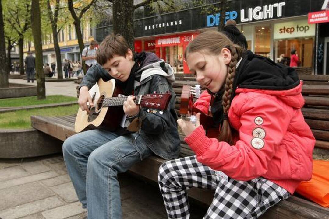 Nuo kultūringų muzikantų praeiviai nebėgo