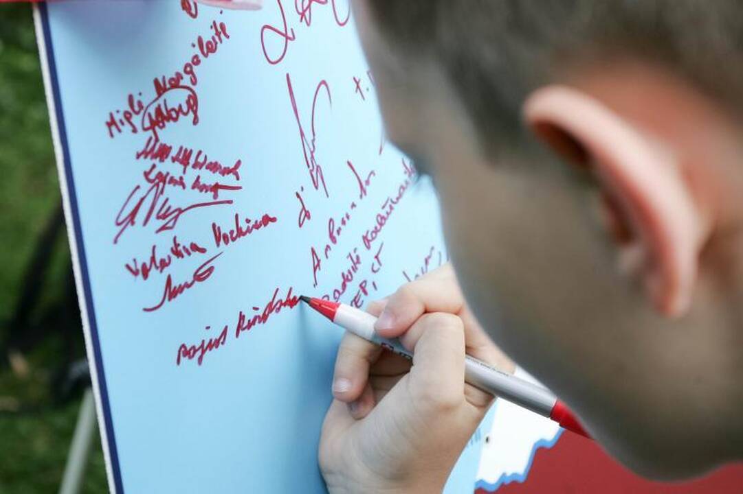 Konservatoriai prie Rusijos ambasados reiškė paramą Gruzijai