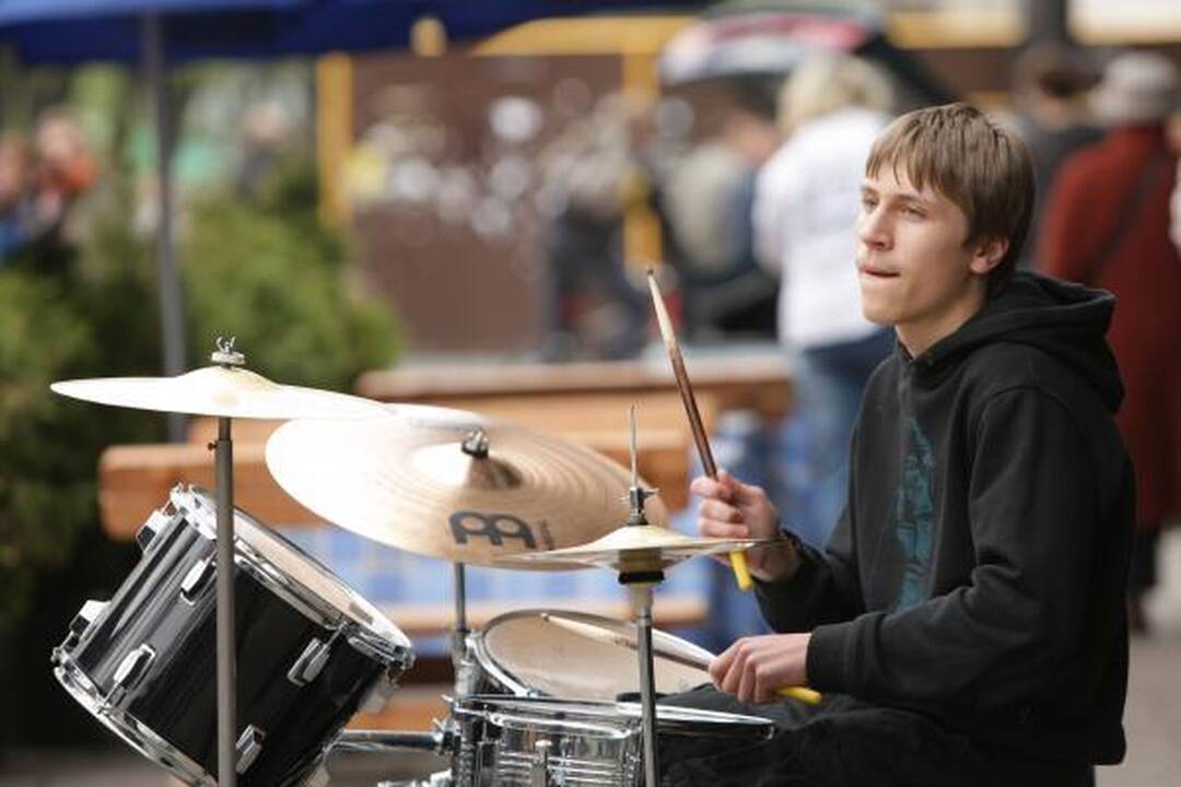 Nuo kultūringų muzikantų praeiviai nebėgo