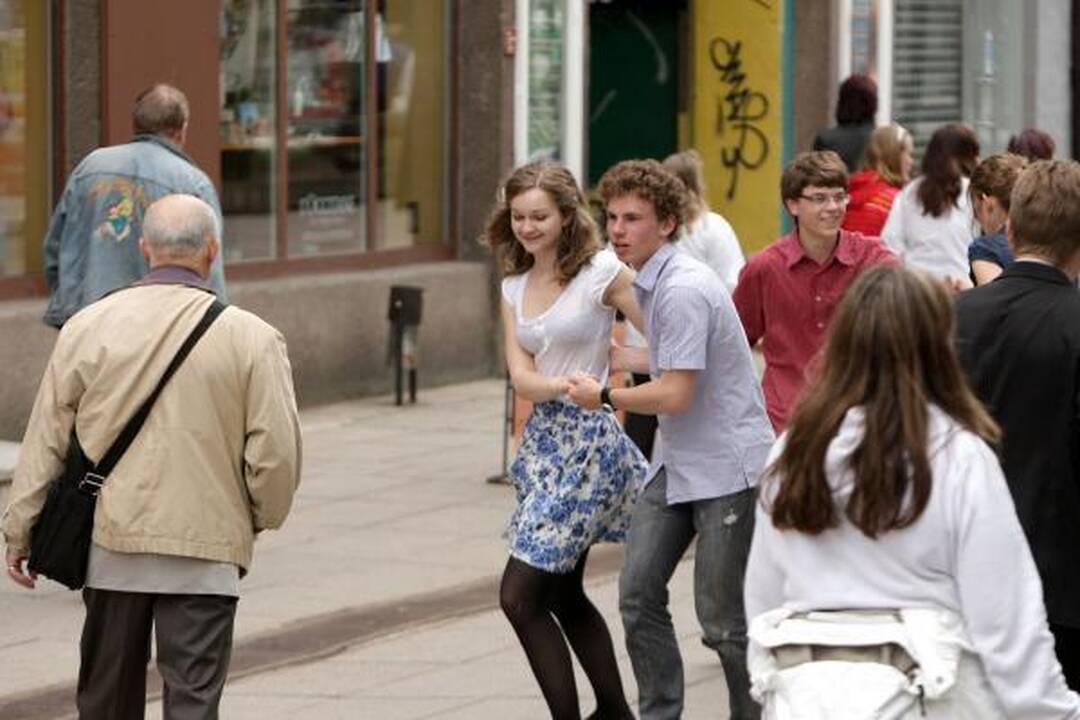 Nuo kultūringų muzikantų praeiviai nebėgo