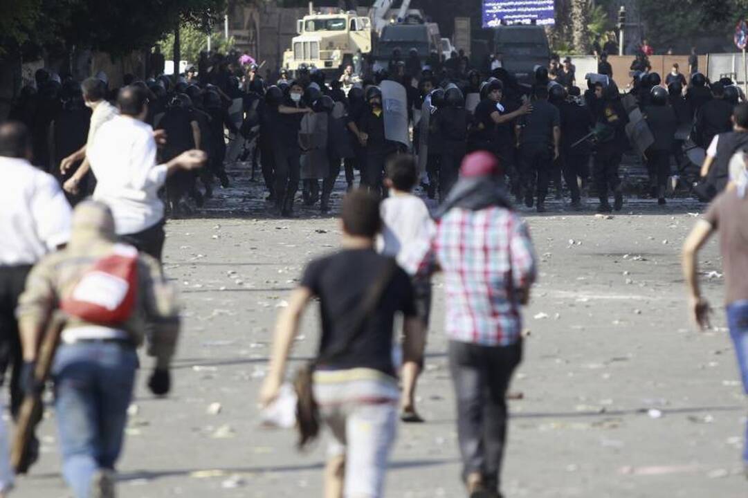 Egipte protestuotojai susirėmė su policija