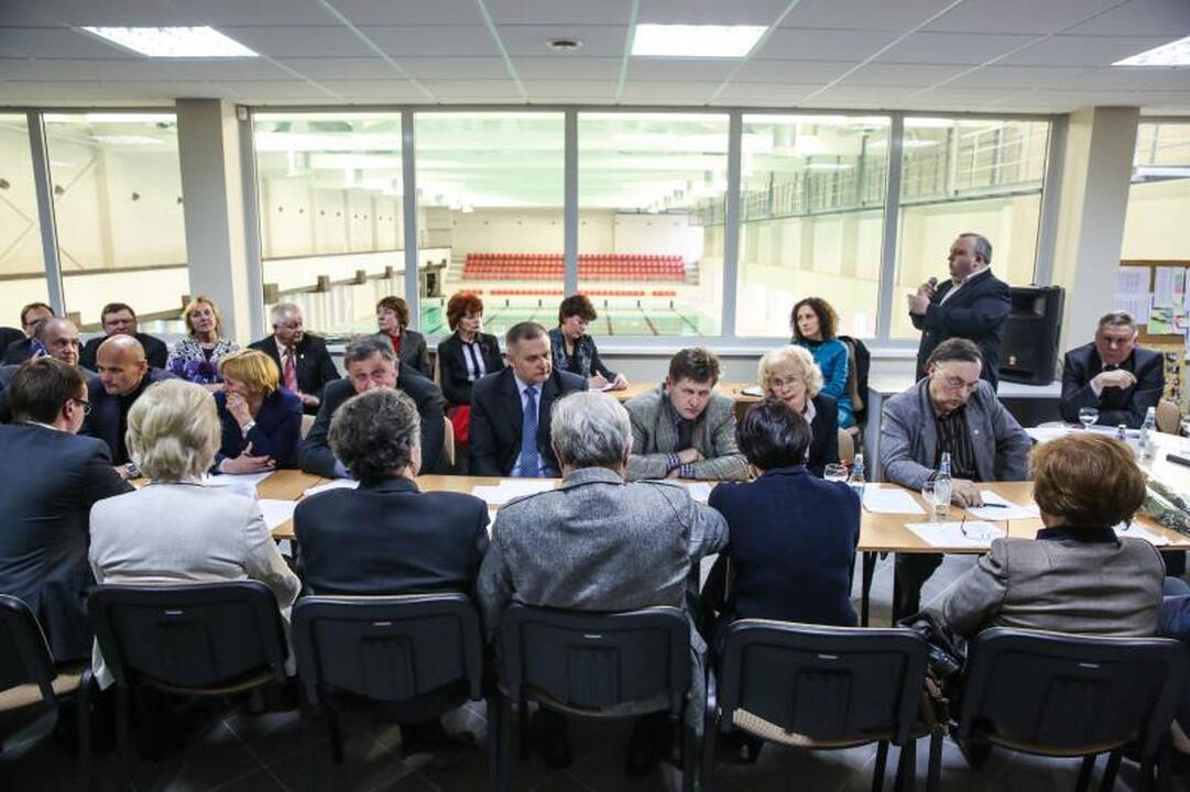 Įkūrę „Girstutį“ valdysiančią įstaigą, politikai šoko į vandenį