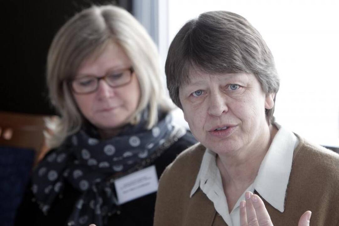 Ministerijos atstovė: vyrai nenoriai pripažįsta, kad buvo parduoti
