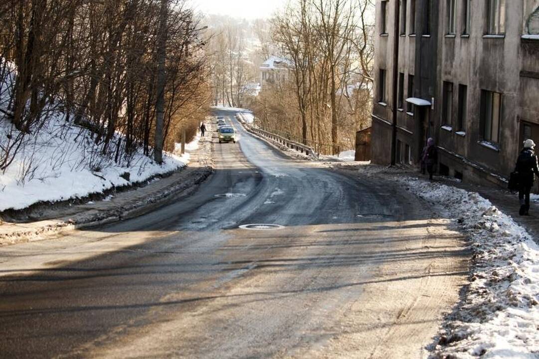 Policija dėl nelaimių Žemaičių gatvėje kaltina „Kauno vandenis“