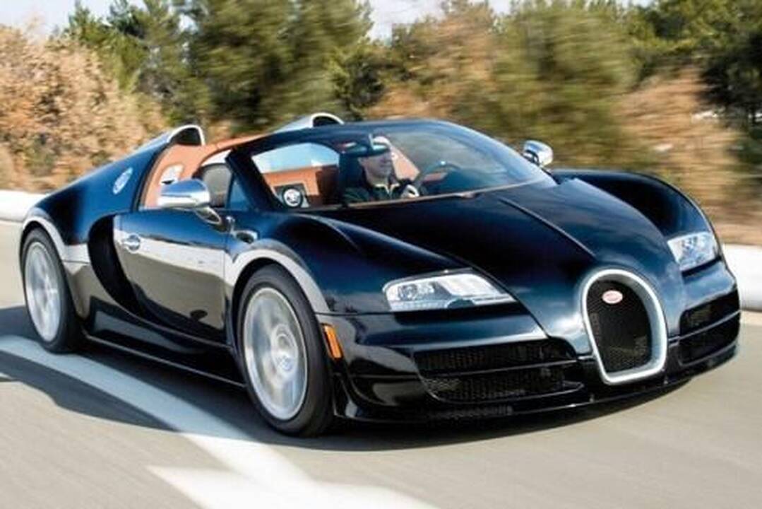 „Bugatti“ pradėjo reklamuoti greičiausią pasaulyje „roadsterį“