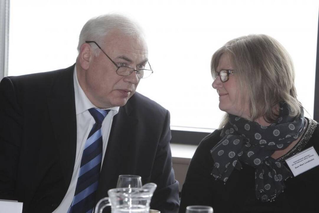 Ministerijos atstovė: vyrai nenoriai pripažįsta, kad buvo parduoti
