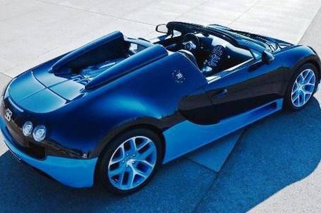„Bugatti“ pradėjo reklamuoti greičiausią pasaulyje „roadsterį“