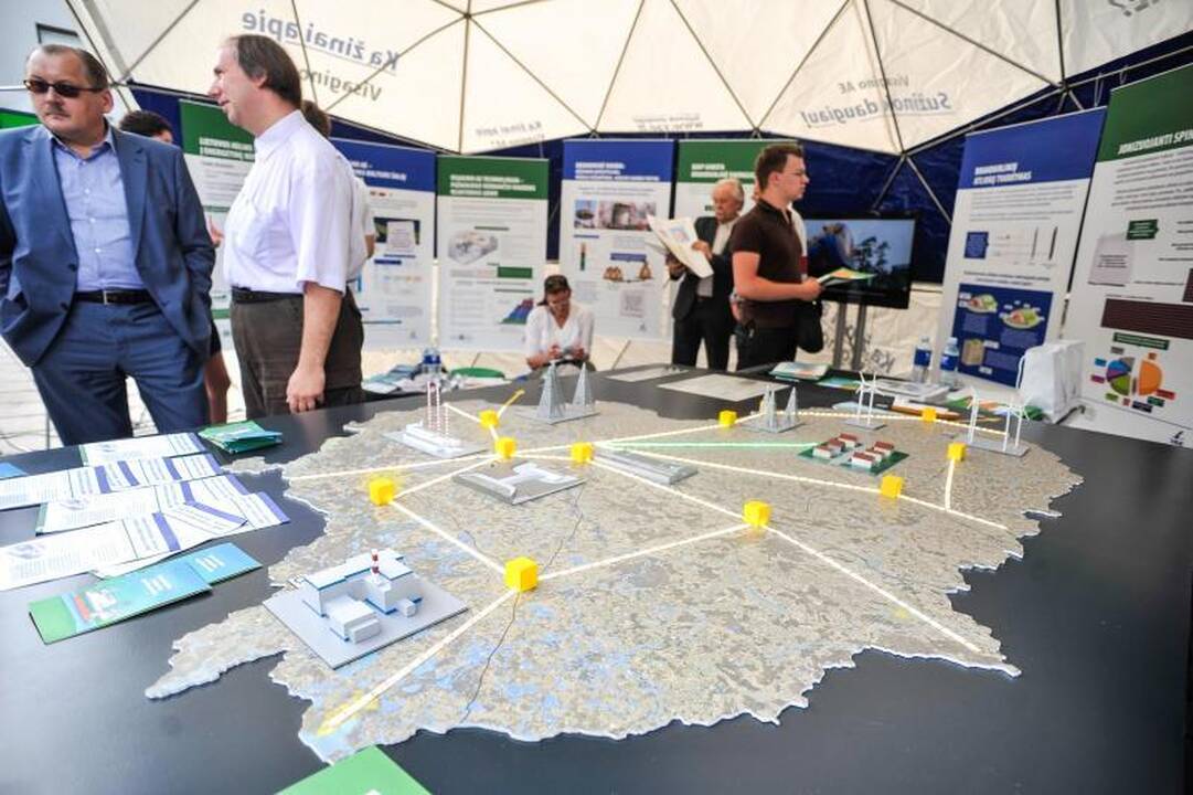 Į naują atominę elektrinę žvelgia įtariai