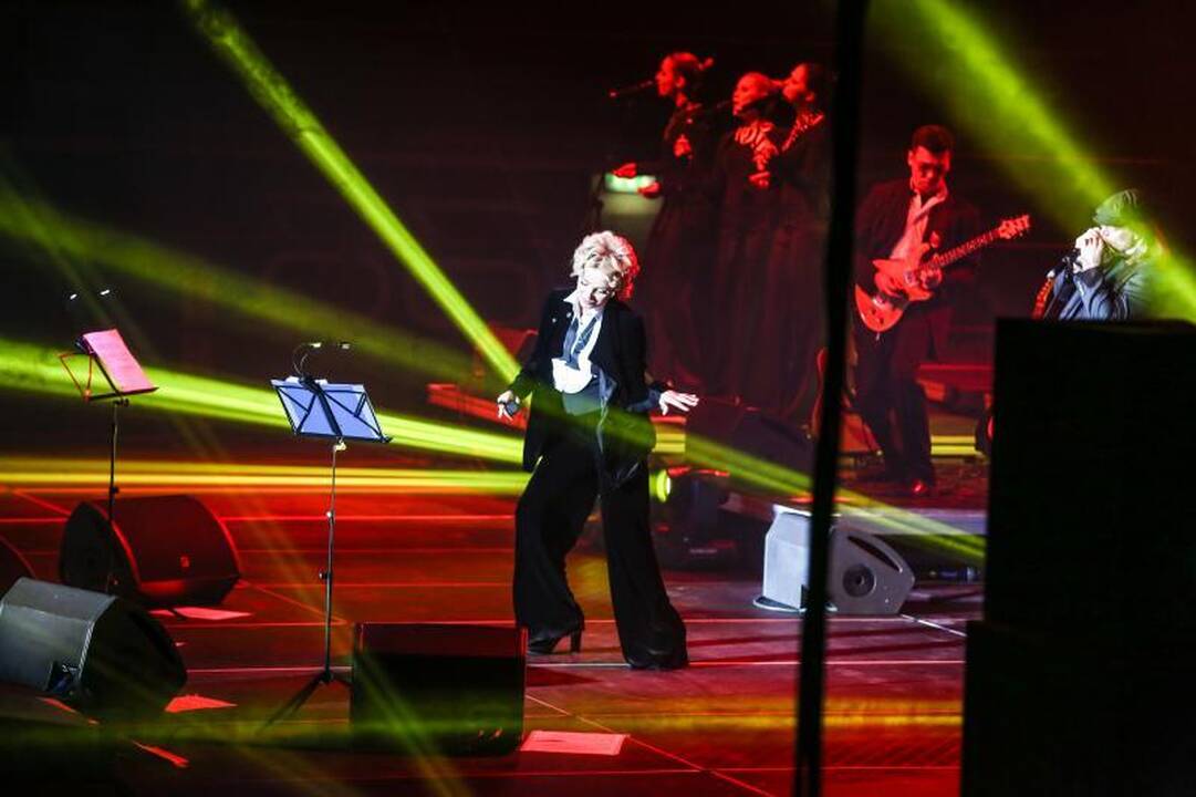 Koncertuodama Kaune L. Vaikulė pristatė jauną atlikėją ir naują dainą