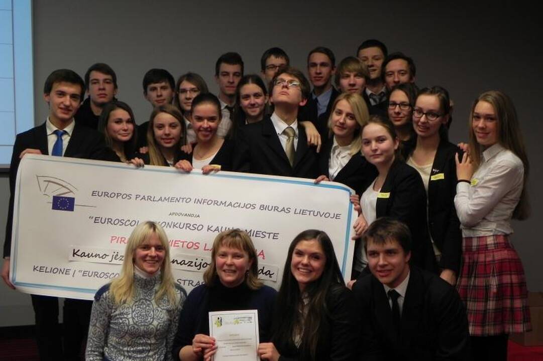 Po pergalės žinių konkurse – išbandymas Europos Parlamente