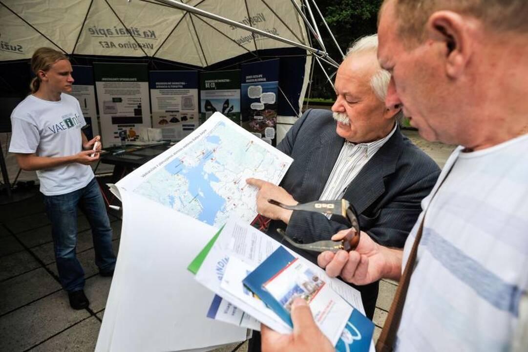 Į naują atominę elektrinę žvelgia įtariai
