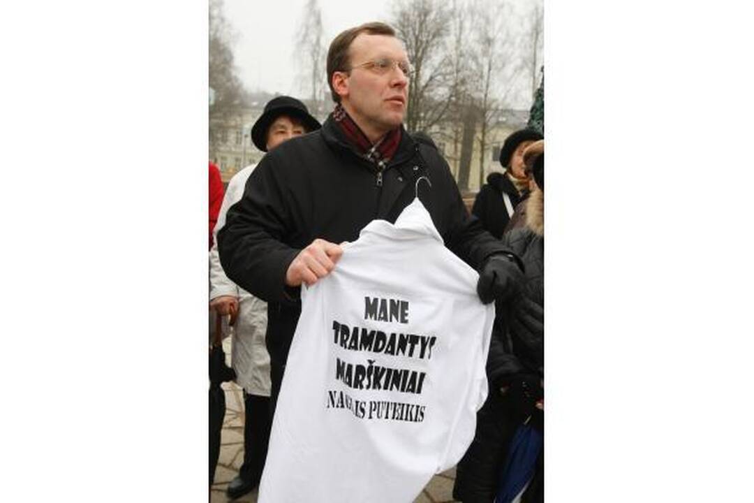 Mitingą surengusiam N.Puteikiui – tramdomieji marškiniai
