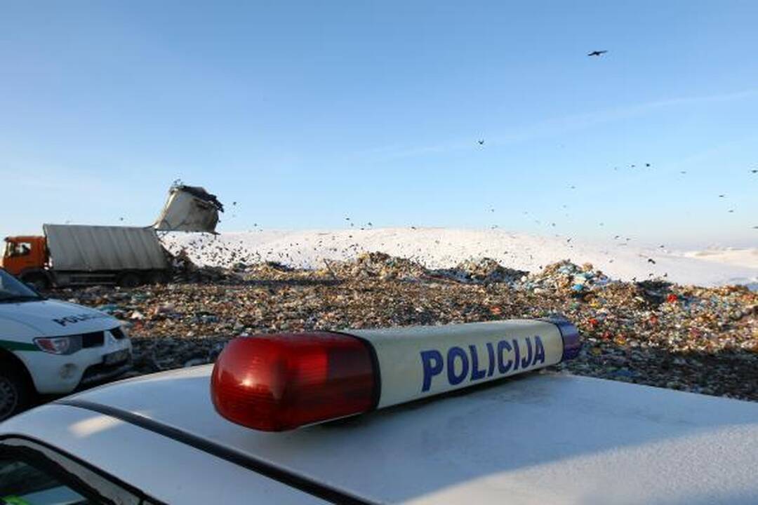 Uždusinusi ir į sąvartyną kūdikį išmetusi kaunietė išleista į laisvę