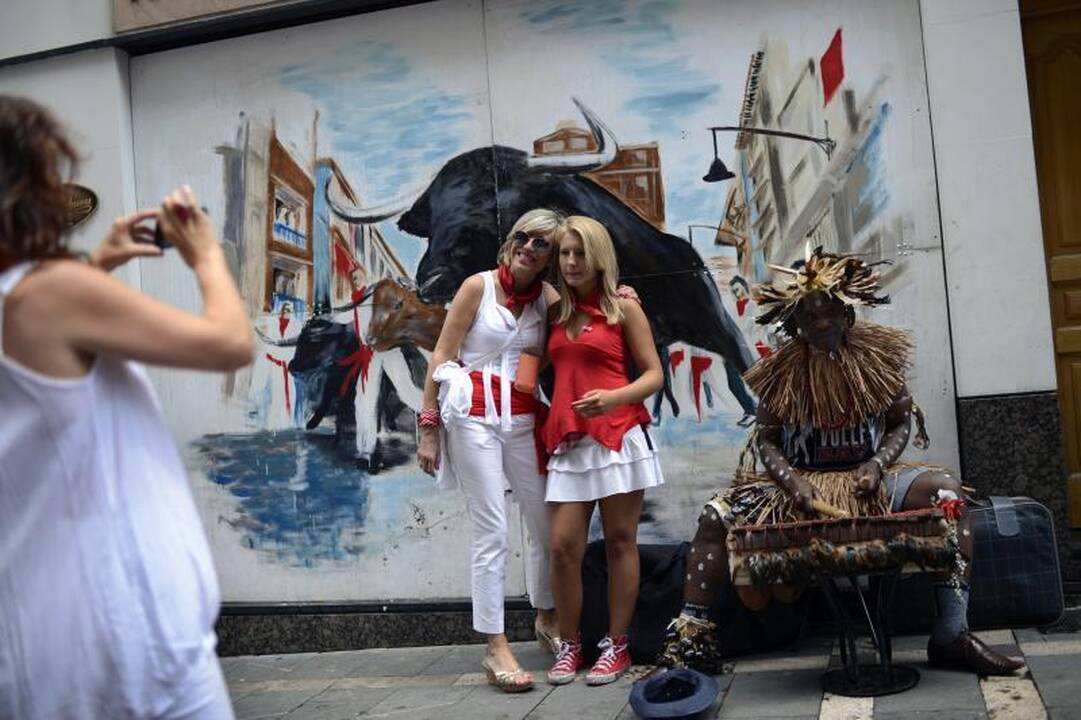 Ispanijoje San Fermino festivalyje buliai sužeidė du žmonės
