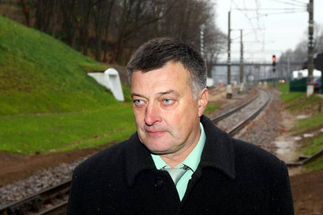 Traukiniai tuneliu važiuoja nuo antradienio (papildyta)  