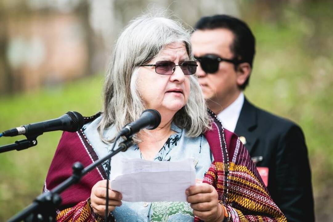 B. Galdikas į Lietuvą iš Indonezijos sugrįžo sodinti ąžuolų