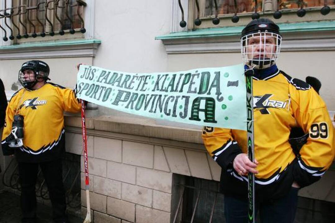 Klaipėdos ledo ritulininkai prašo valdžios dėmesio