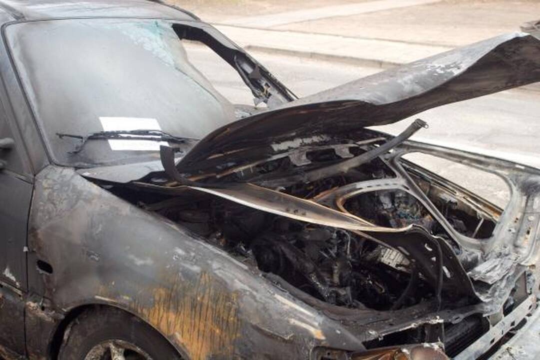 Klaipėdoje naktį padegtas italo automobilis (papildyta)