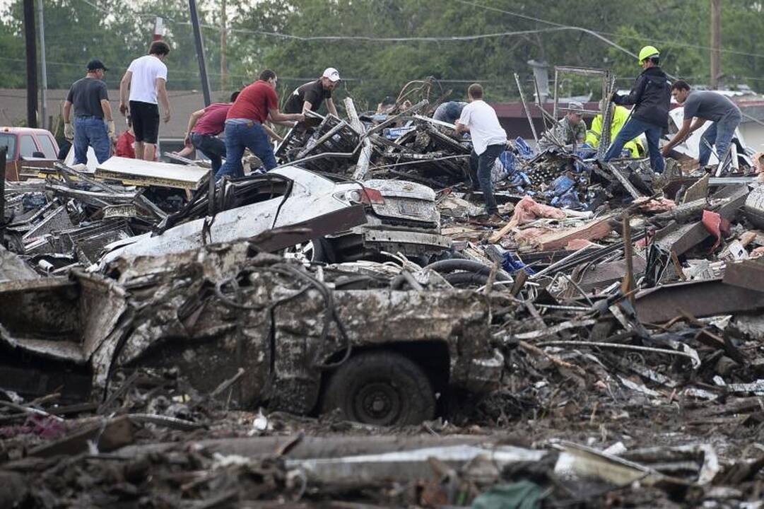 Patvirtintų tornado Oklahomoje aukų skaičius tėra 24 (atnaujinta)