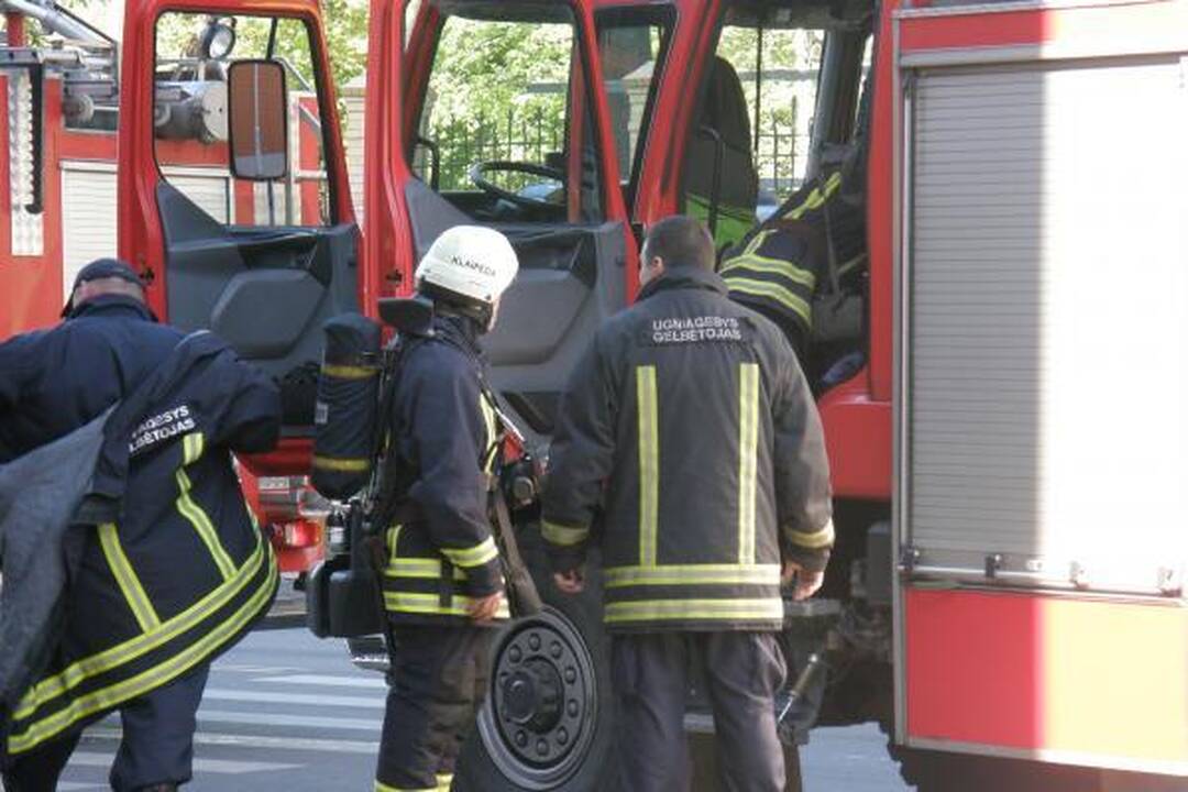 Dūmai iš „K centro“ balkono ant kojų sukėlė ugniagesius