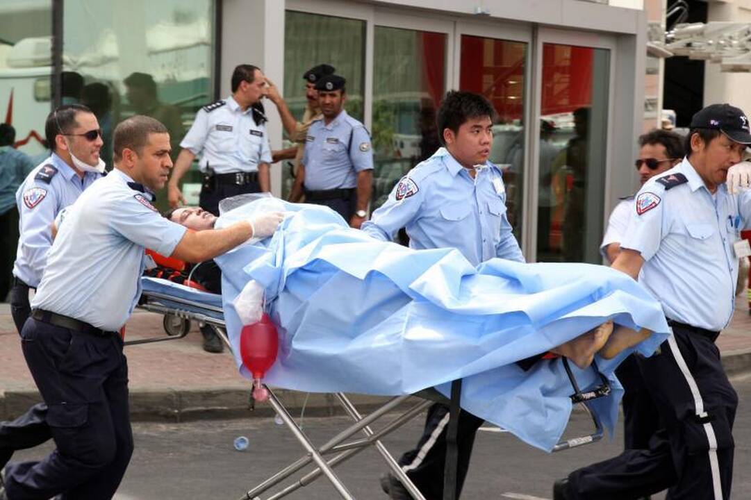 Katare per gaisrą prekybos centre žuvo 19 žmonių, tarp jų – trynukai