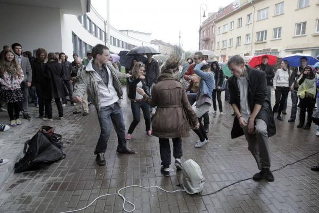 „Gatvės muzikos dienos" dalyvius išbaidė lietus