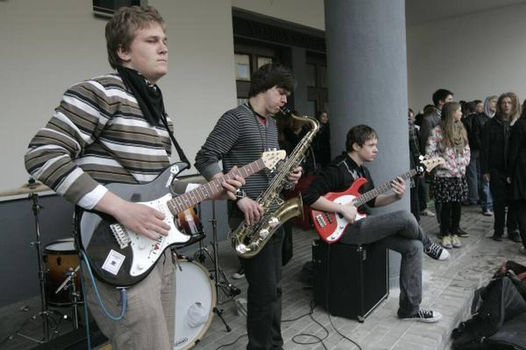 „Gatvės muzikos dienos" dalyvius išbaidė lietus